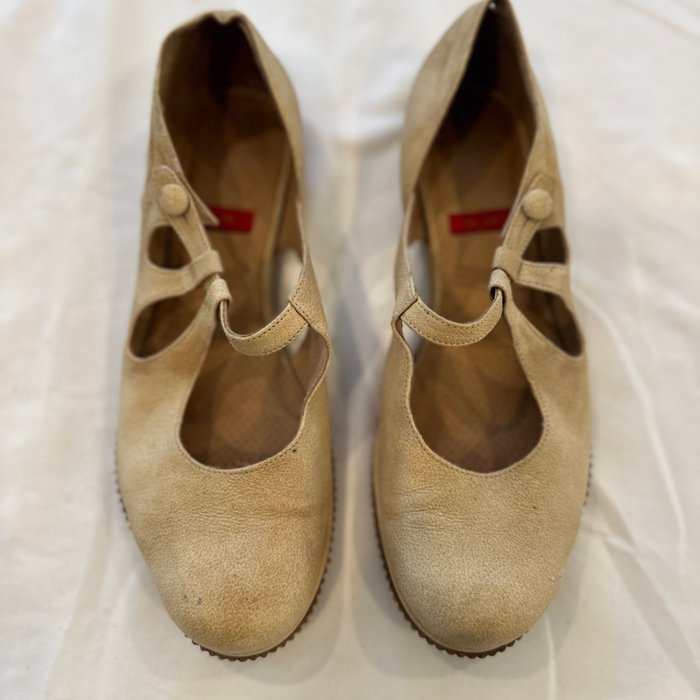 Tracey Neuls flats
